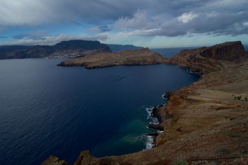 Trajectoire du soleil anticipée sur des crêtes